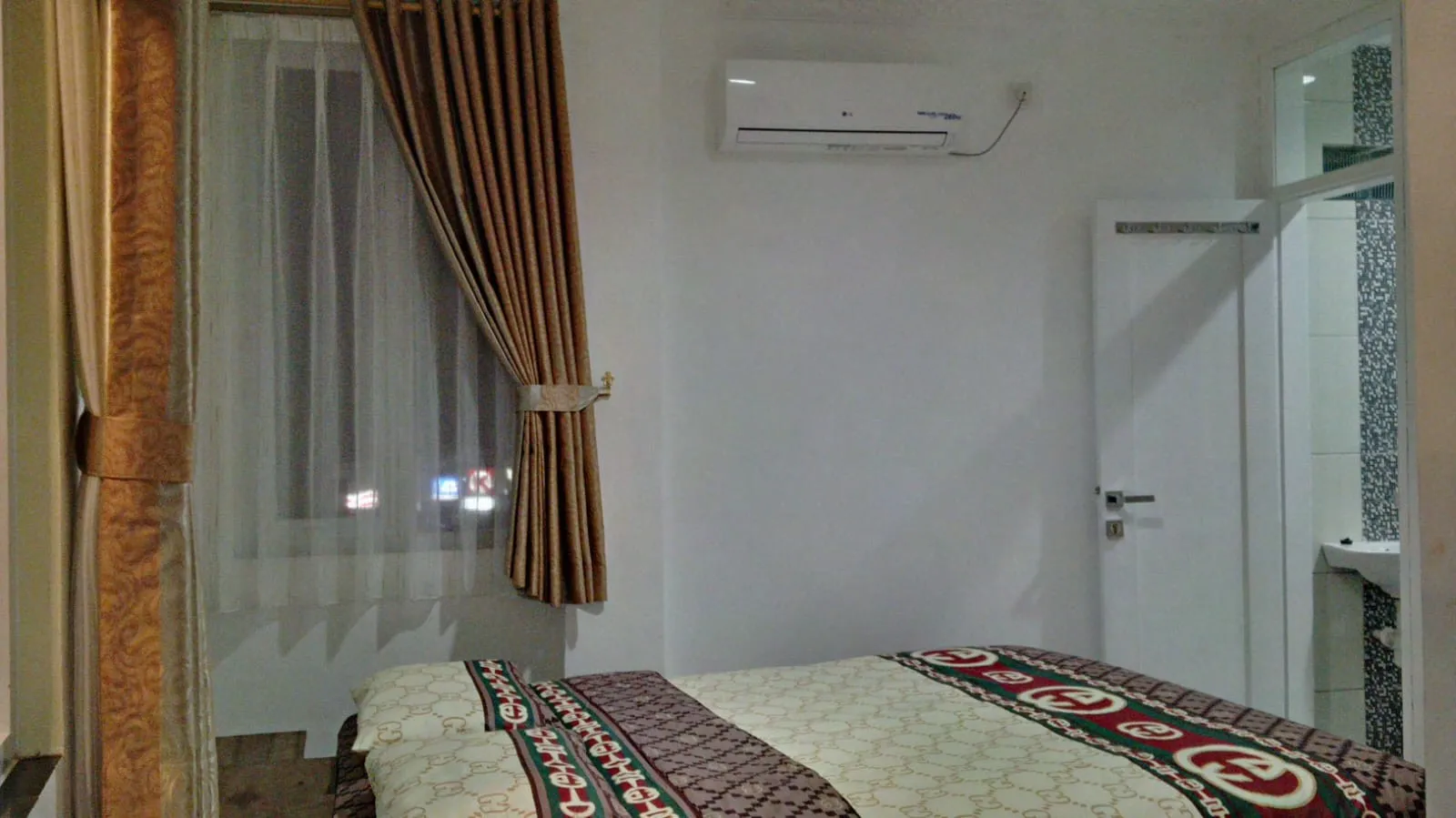 Kamar Executive